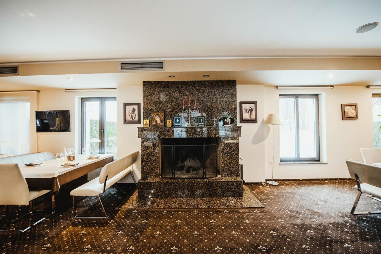 Hotel Villa Ekaterina Vakarel 외부 사진
